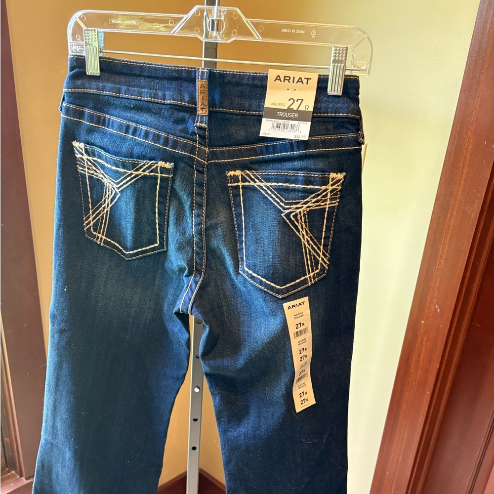 Ariat Women's Mid Rise Trouser, Dark Blue Jeans.  27R NWT.